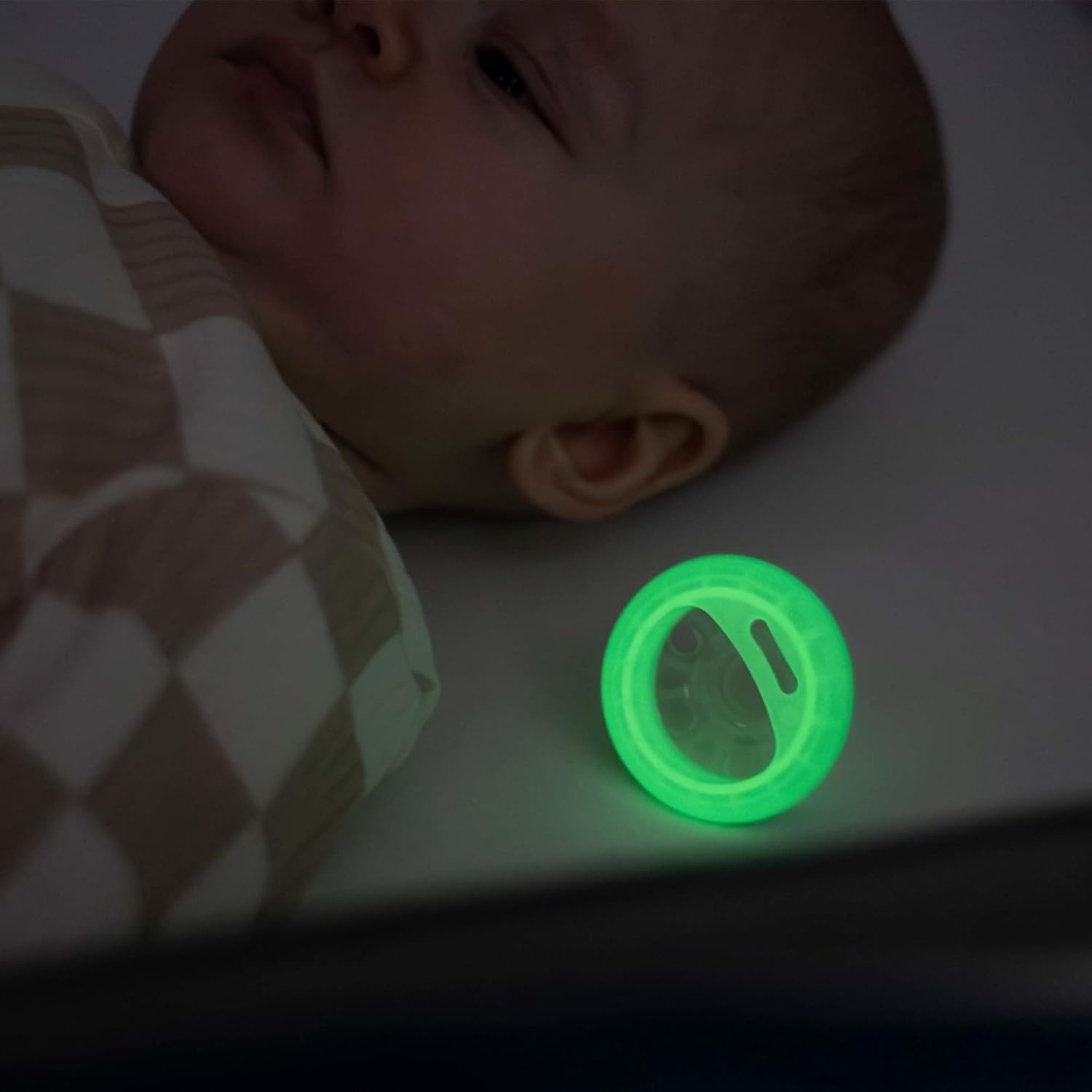 image:imageTommee Tippee BreastLike Night Pacifier 618 Months BreastLike Baglet BPAFree Binkies Glow in The Dark Technology PinkYellow Pack of 4